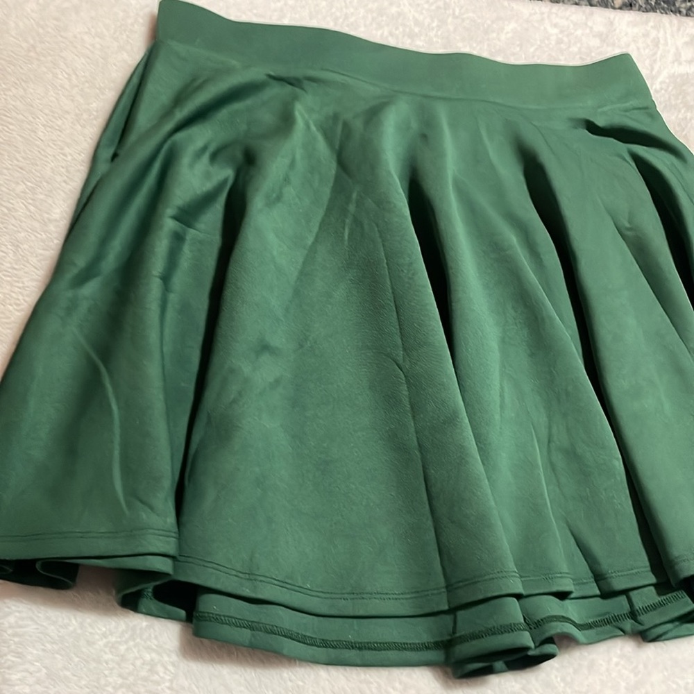 Made by Johnny Elegant Green Circle Mini Skirt - Picture 2 of 6
